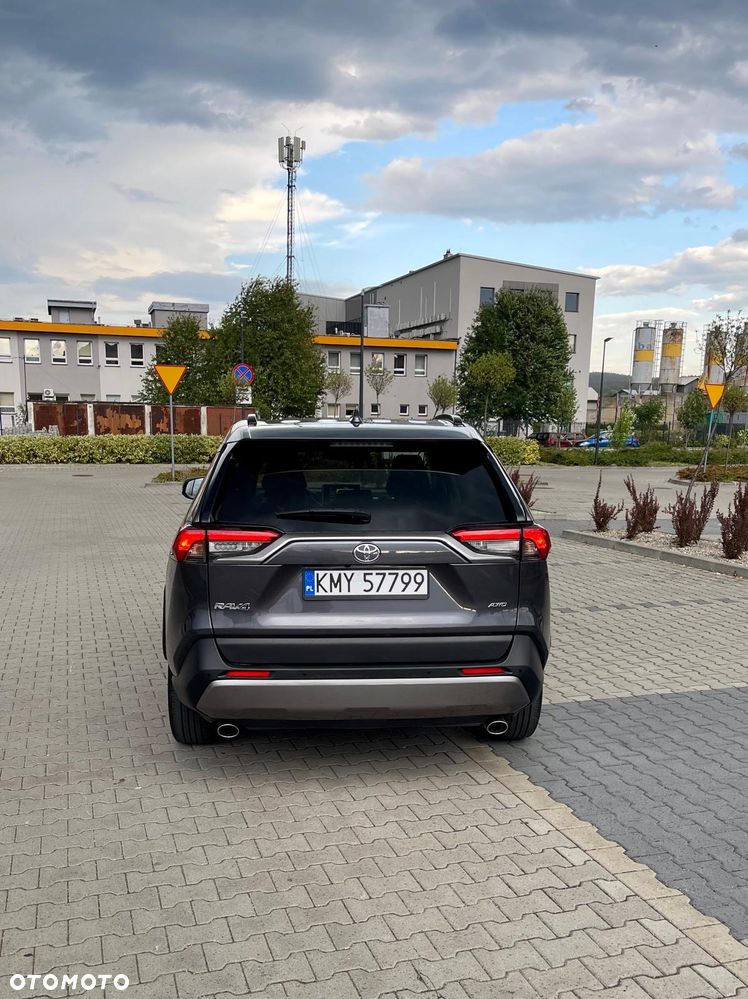 Toyota RAV4 - 6