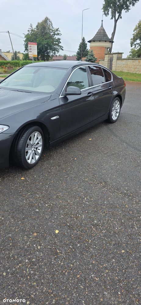 BMW Seria 5 523i - 2