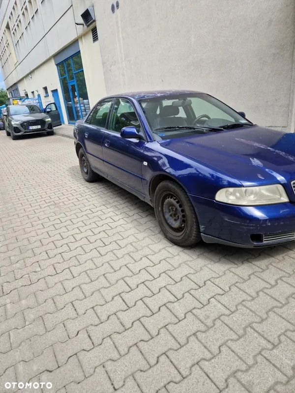 Audi A4 Limousine - 3