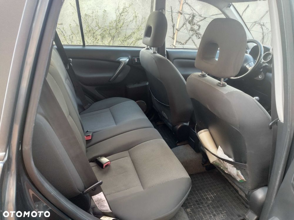 Toyota RAV4 - 8