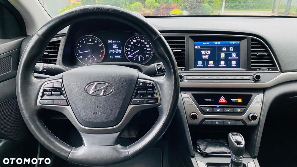 Hyundai Elantra - 14