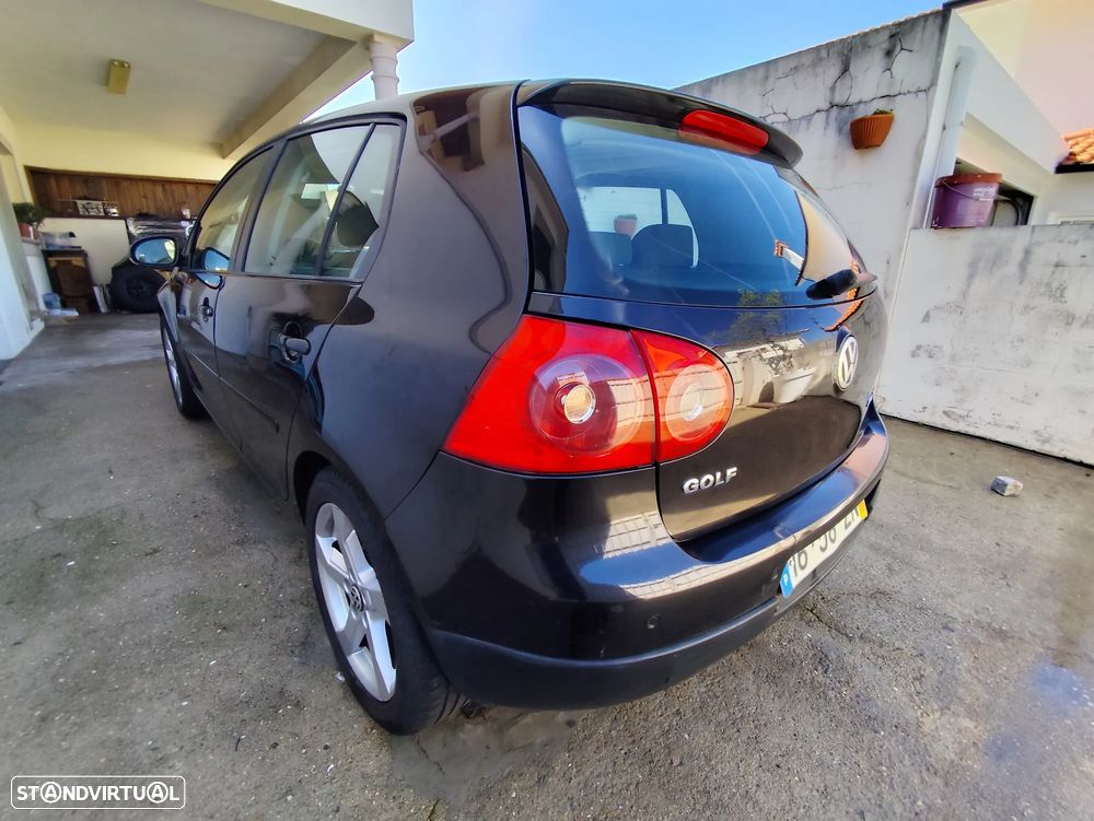 VW Golf 2.0 TDi Confortline - 4