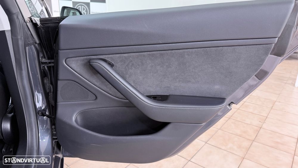 Tesla Model 3 Long Range AWD Dual Motor - 21