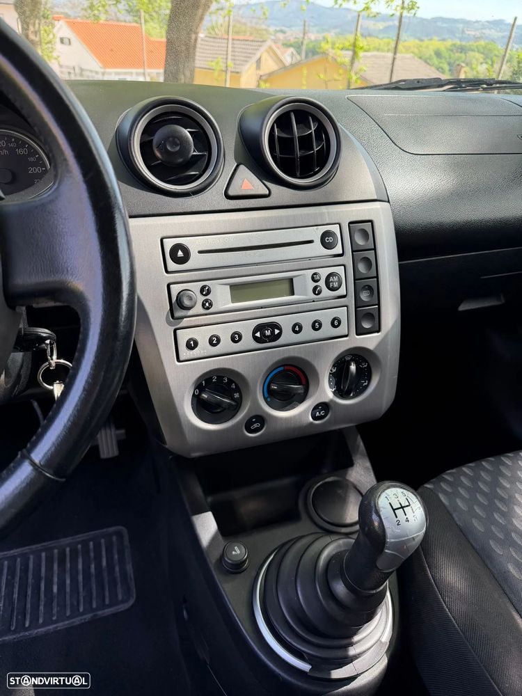 Ford Fiesta 1.4 TDCI Ghia - 16