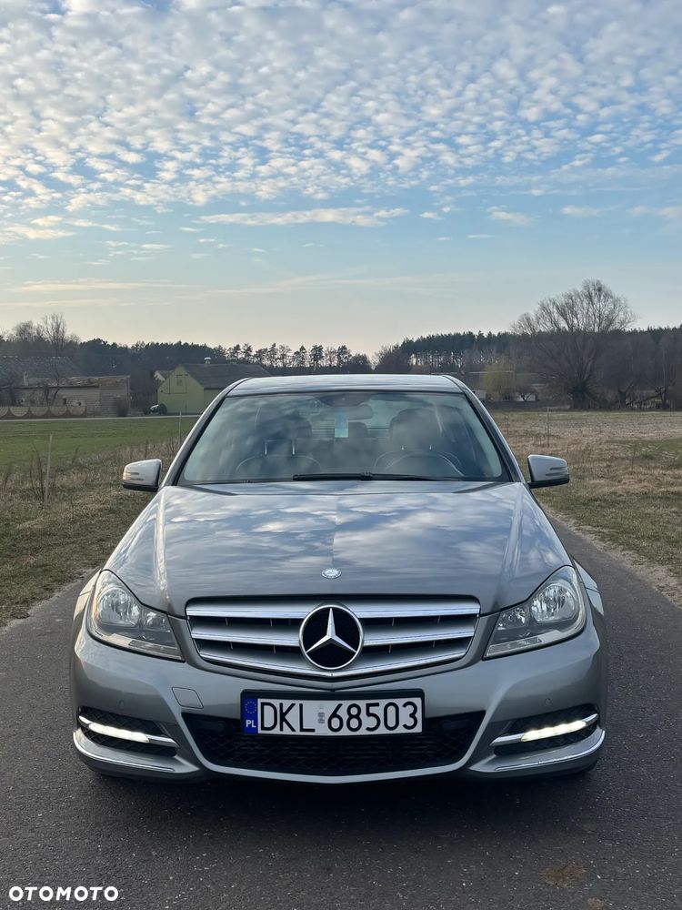 Mercedes-Benz Klasa C 220 CDI DPF (BlueEFFICIENCY) Avantgarde - 2