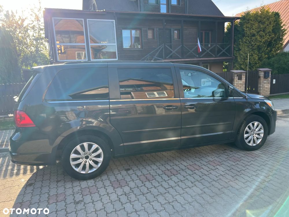 Volkswagen Routan - 4