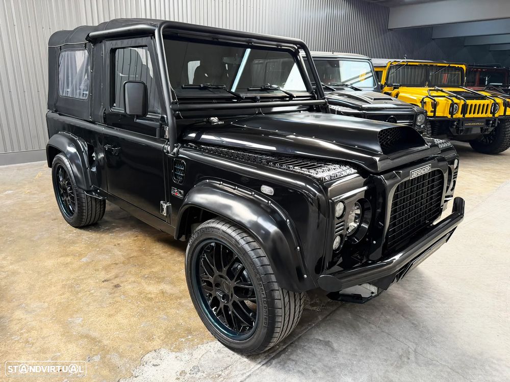 Land Rover Defender - 10