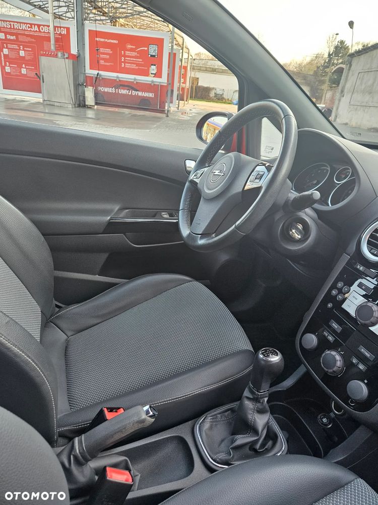 Opel Corsa 1.4 16V Innovation - 11