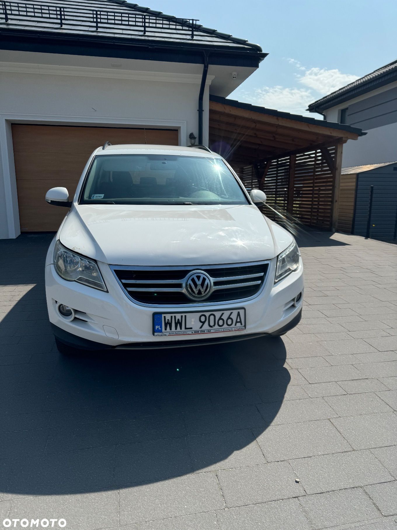 Volkswagen Tiguan - 1