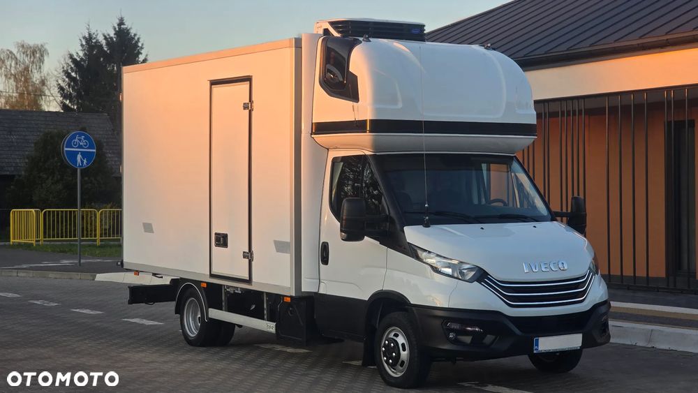 Iveco ❗️❗️DAILY 3.0 180Km 50C18 JAK NOWY ❗️❗️NOWY MODEL / CHŁODNIA MROŹNIA -32 +32 / ZASILANIE 230V / PIERWSZY WŁASCICIEL  / TEMPOMAT AKTYWNY / BLIŹNIAKI / ZASILANIE 230V / GRUBA SCIANKA / ZABUDOWA DPR / AGREGAT CARRIER XARIOS 350 / WERSJA WZMOCNIONA / FULL OPCJA / SERWIS ASO / SALON POLSKA / 35C15 50C15 35C18❗❗ JAK Z SALONU - NOWY -❗❗ - 2