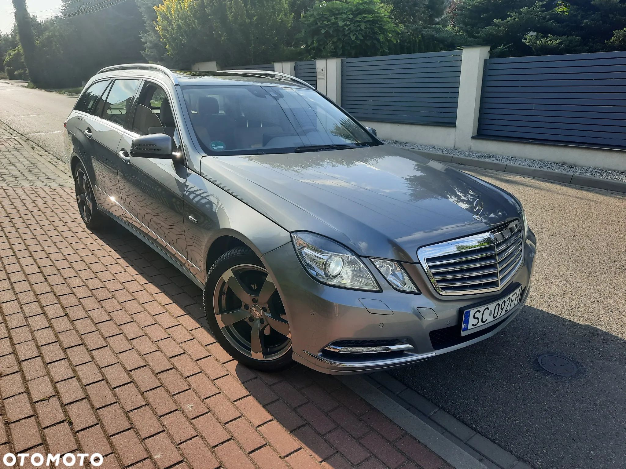 Mercedes-Benz Klasa E 250 T CGI BlueEFFICIENCY 7G-TRONIC - 1