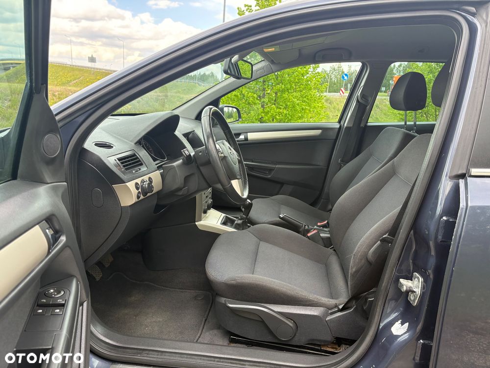 Opel Astra 1.6 Color Edition - 23
