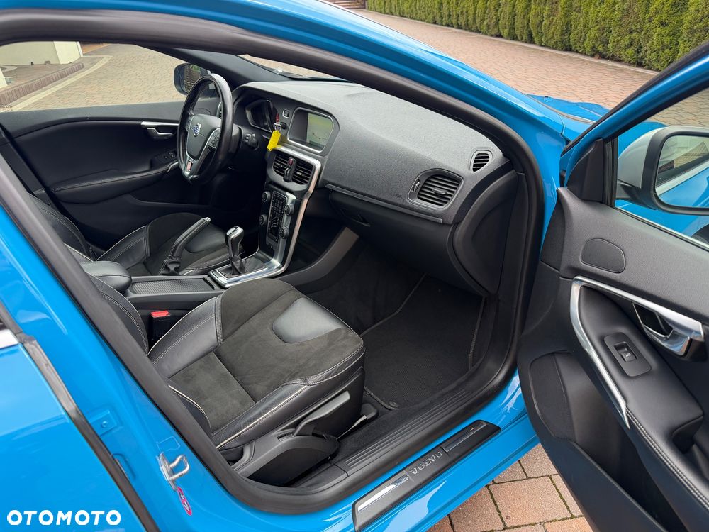 Volvo V40 D2 Drive-E R-Design Momentum - 15