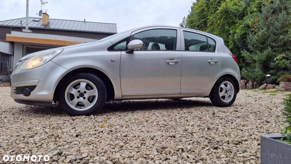 Opel Corsa 1.2 16V Essentia - 31