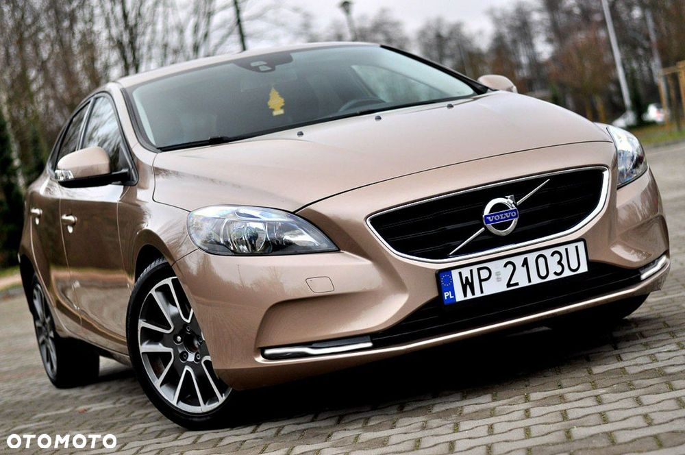 Volvo V40 D2 Momentum - 1