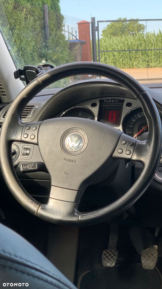 Volkswagen Passat 2.0 TDI DPF Highline - 10