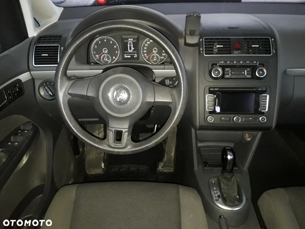 Volkswagen Touran - 37
