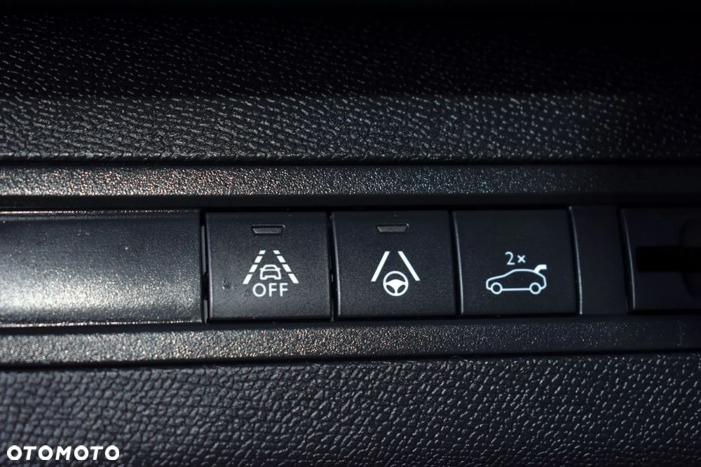Peugeot 5008 BlueHDi 130 EAT8 GT - 25