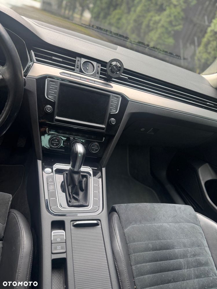 Volkswagen Passat - 19