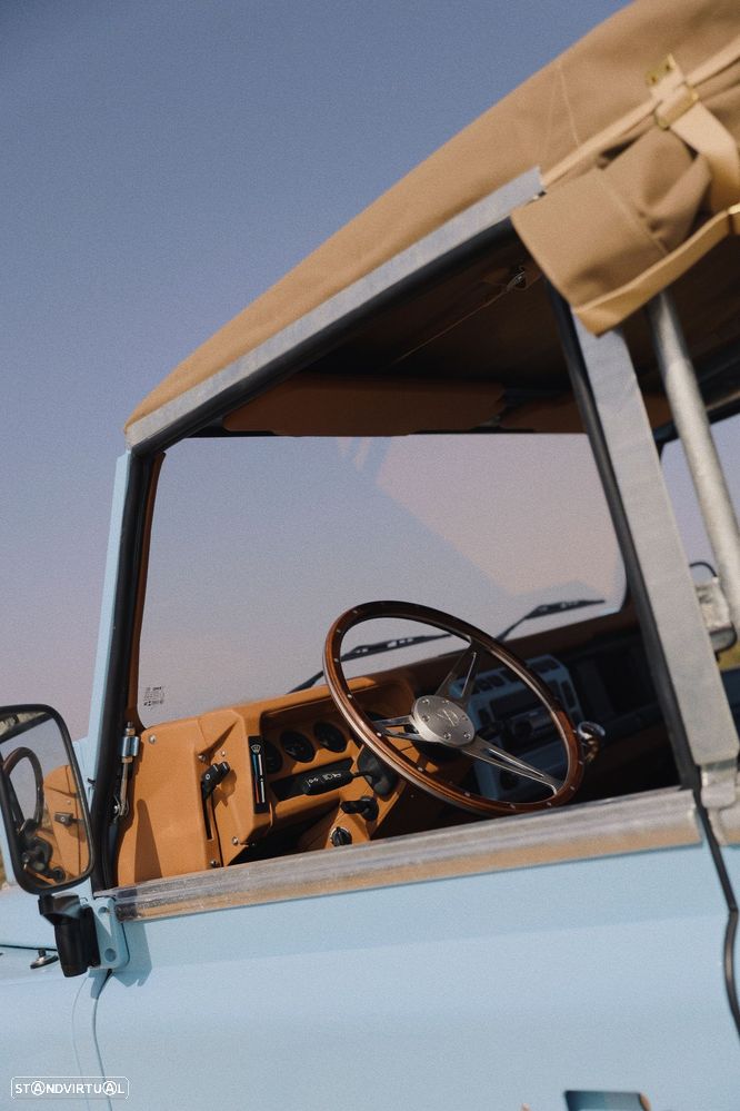 Land Rover Defender - 10