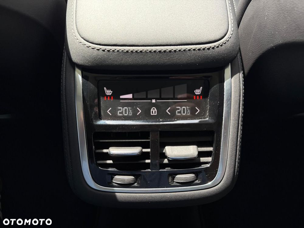 Volvo XC 90 - 22