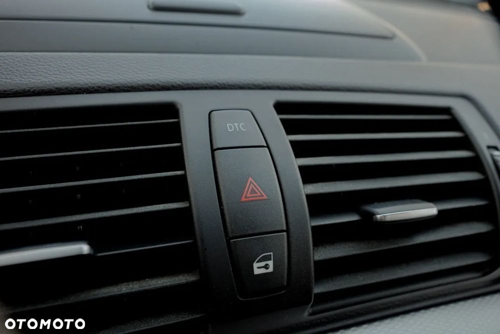 BMW Seria 1 118d Sport Line - 29