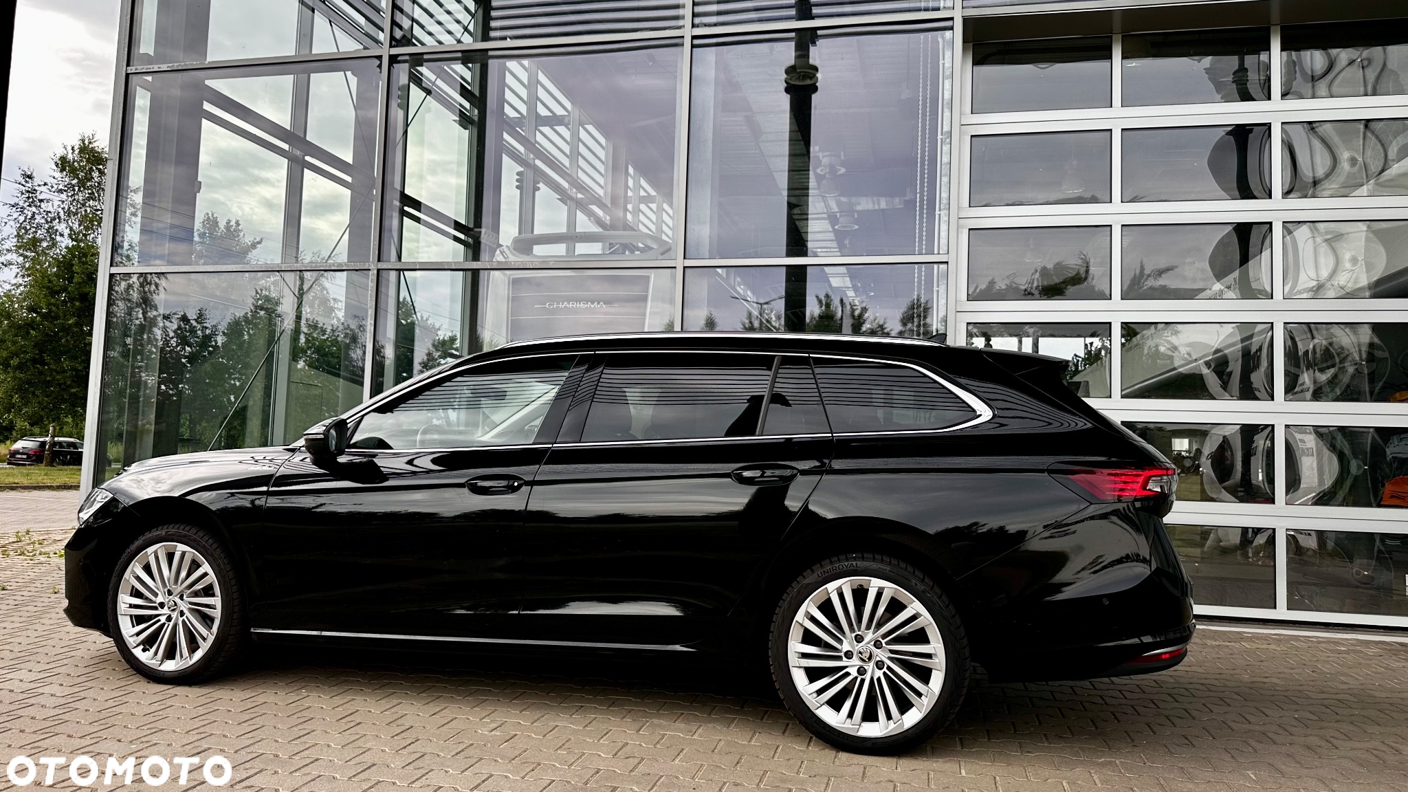 Skoda Superb 2.0 TDI SCR 4x4 L&K DSG - 9