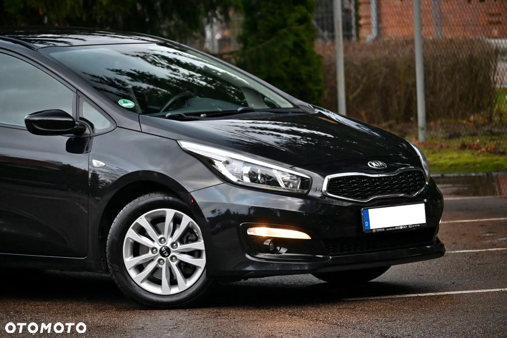 Kia Ceed 1.4 CVVT Dream-Team Edition - 21