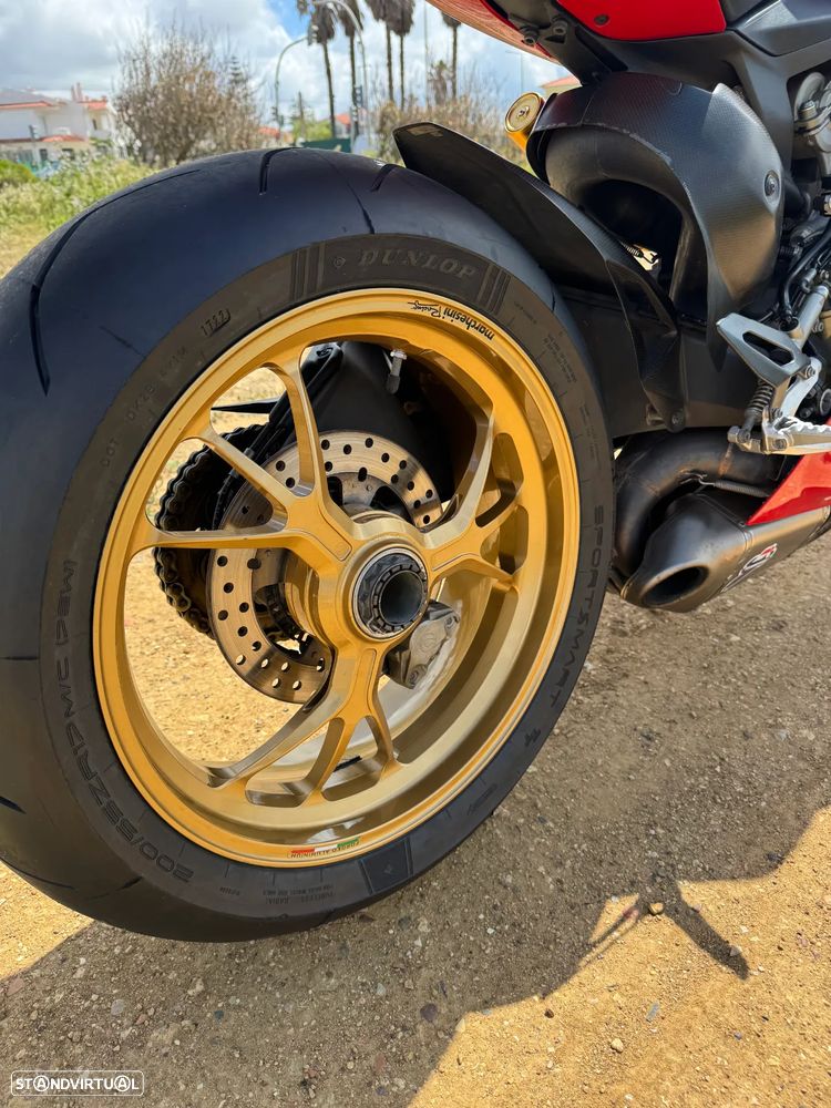 Ducati 1199 Panigale R - 8