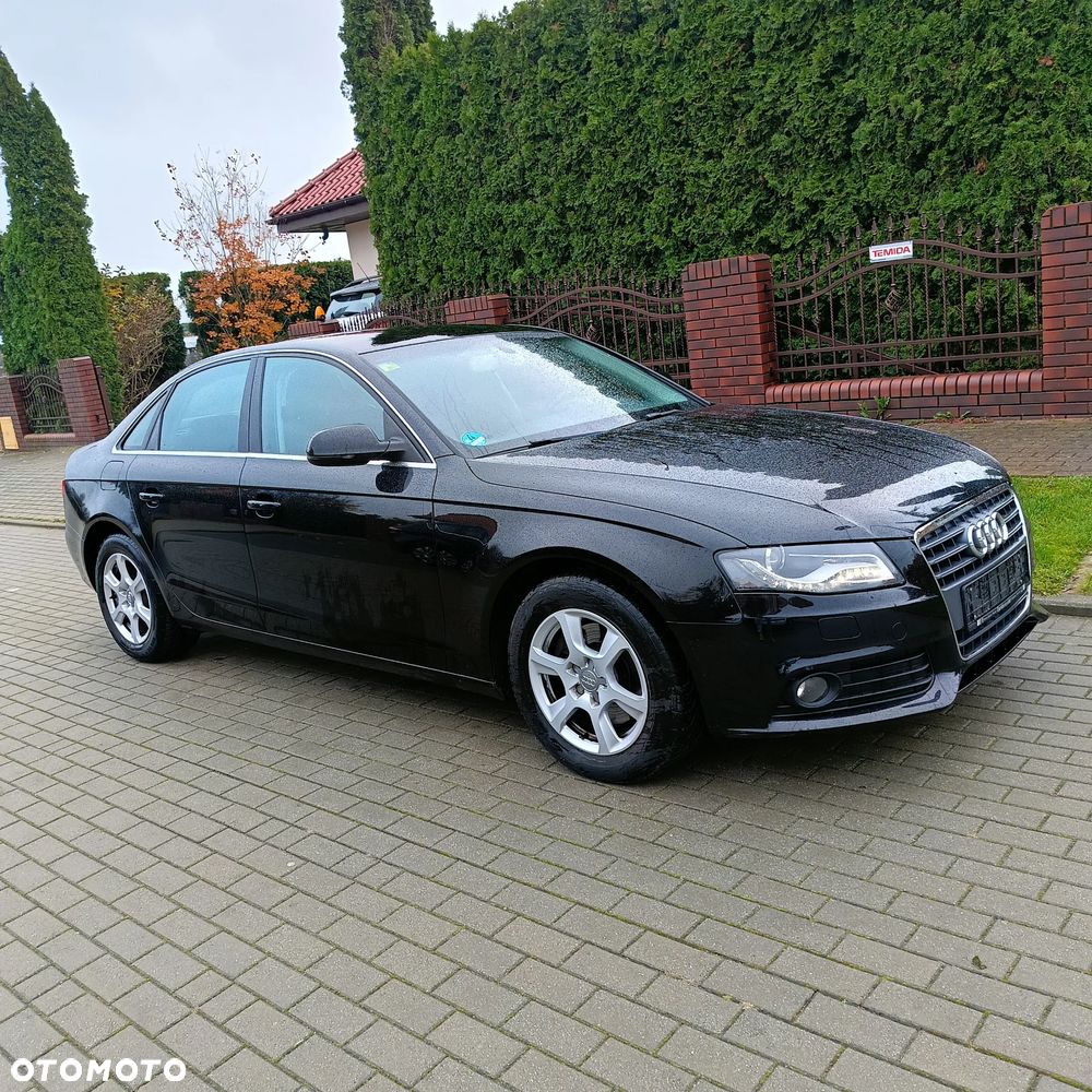 Audi A4 Limousine - 1