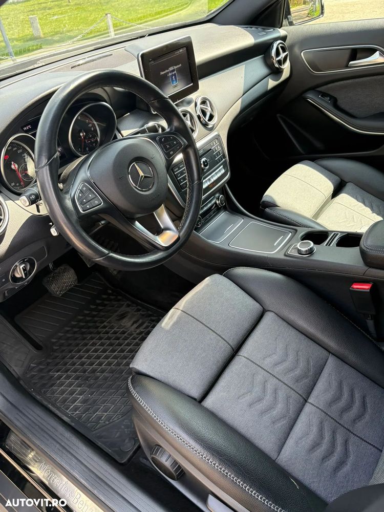 Mercedes-Benz GLA - 9