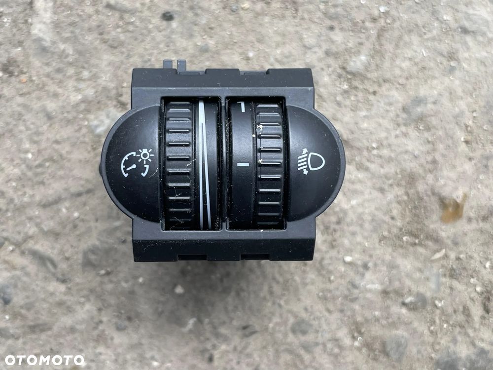Przełącznik świateł Volkswagen Scirocco OE - 1