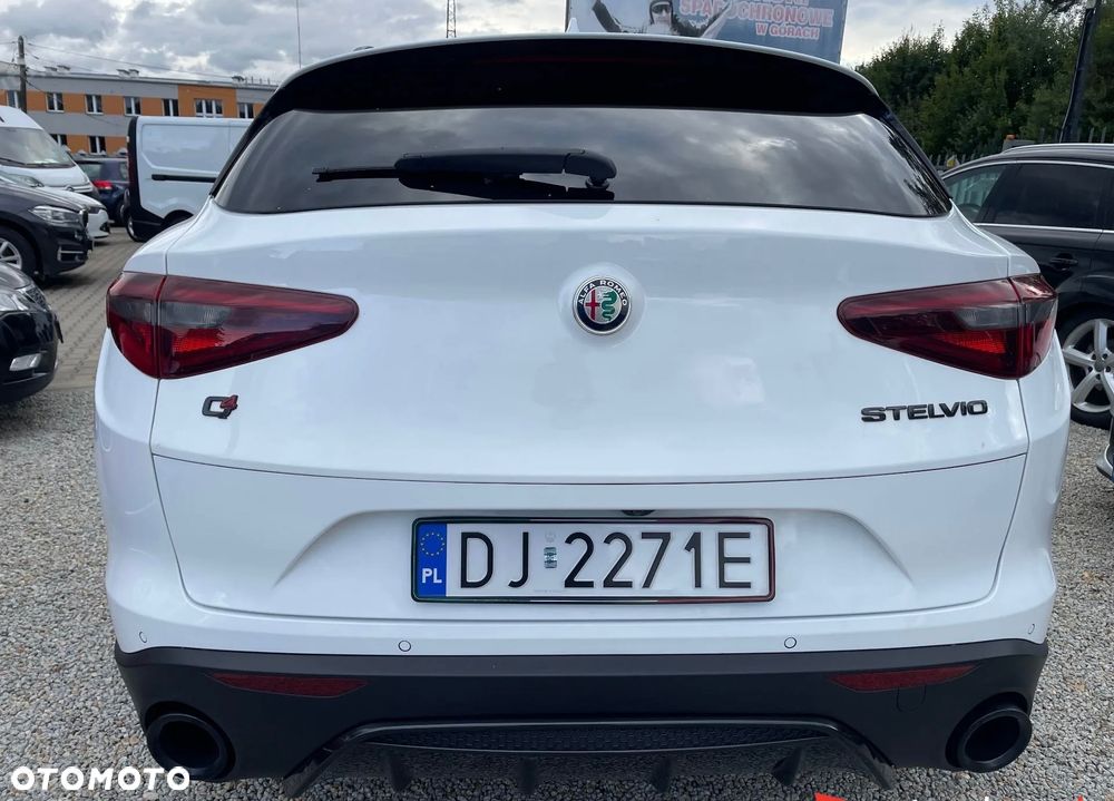 Alfa Romeo Stelvio - 6