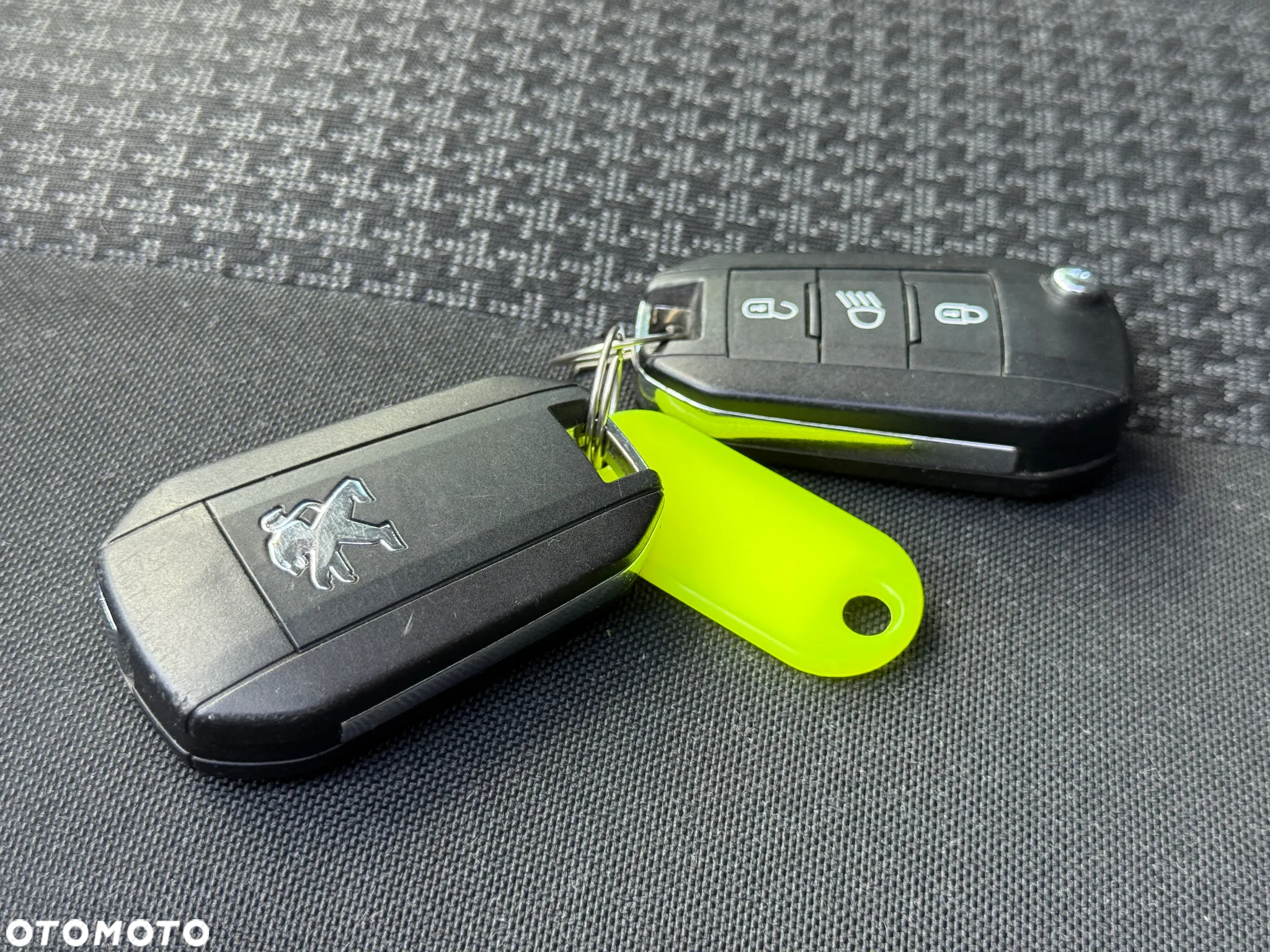 Peugeot 5008 1.2 PureTech Access S&S - 23