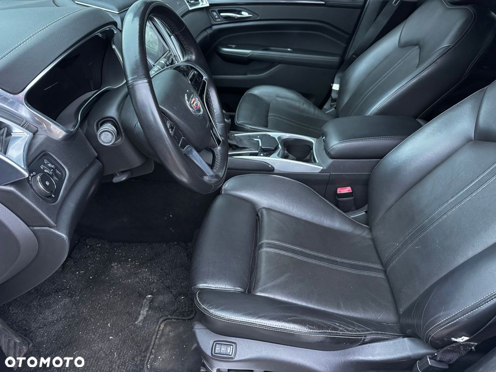 Cadillac SRX - 10