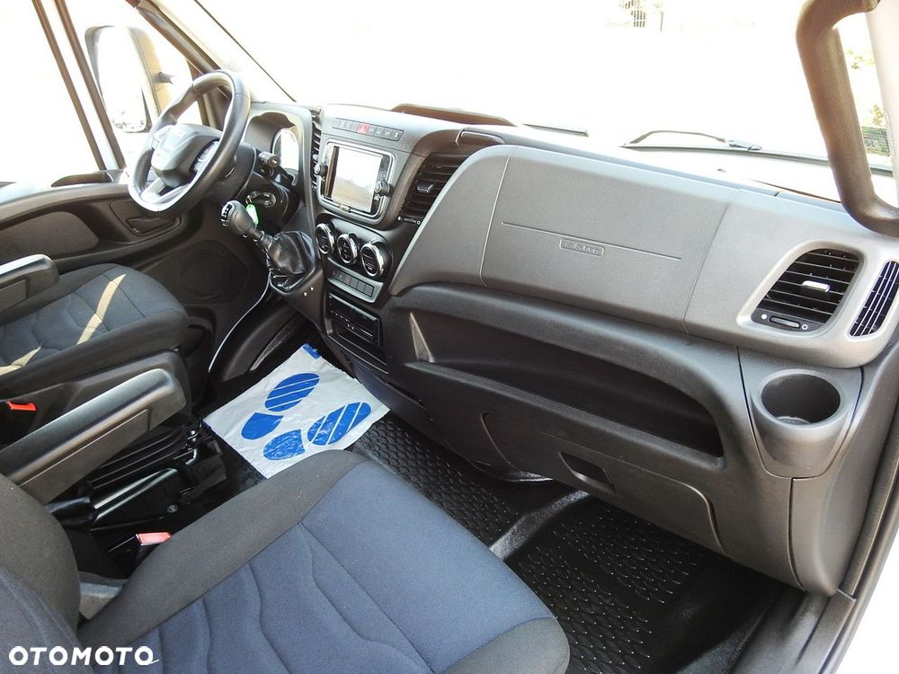 Iveco DAILY 70C18 KONTENER WINDA 14 PALET WEBASTO TEMPOMAT NAWIGACJA LEDY BLIŹNIACZE KOŁA KLIMATYZACJA  180KM - 36