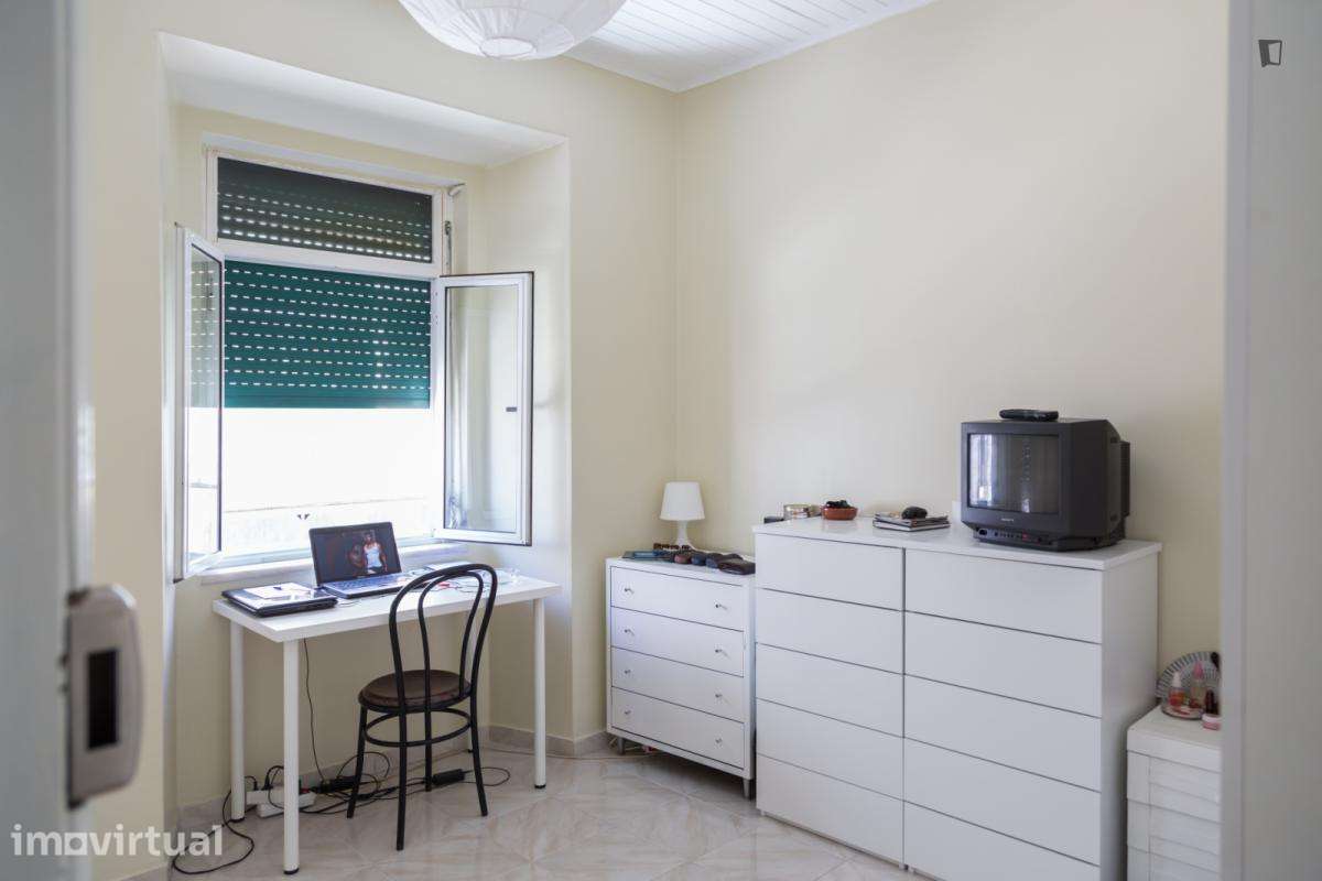 Quarto - localizado em Penha de França Lisbon - Grande imagem: 3/13