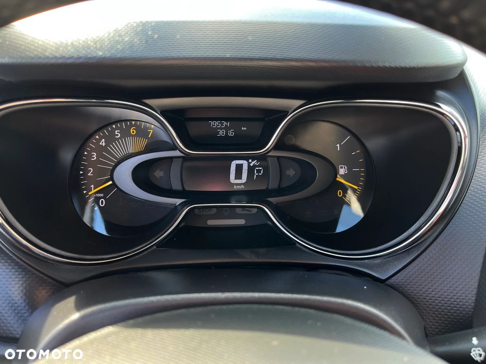 Renault Captur - 23