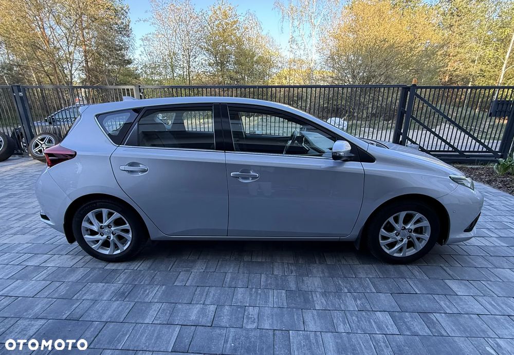 Toyota Auris 1.6 Prestige - 7