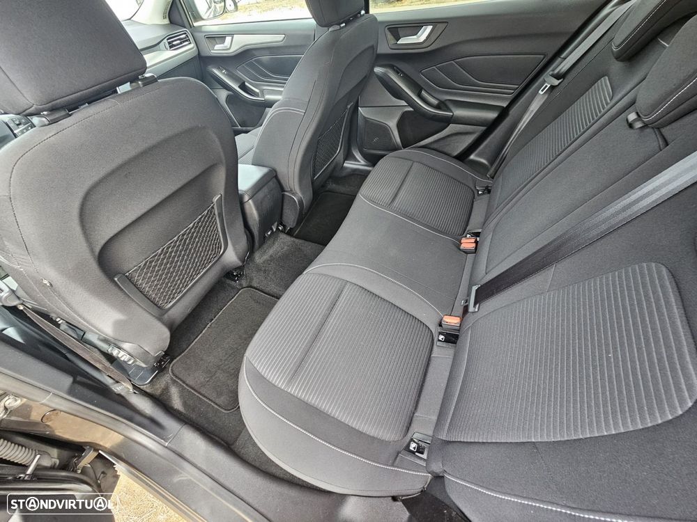 Ford Focus SW 1.0 EcoBoost Titanium - 22