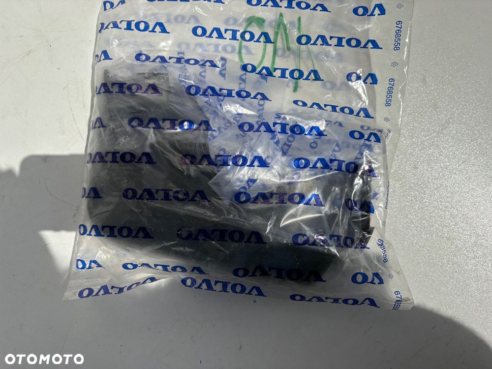 32207211 Tylne chlapacze V60 II cc 2020 - 3