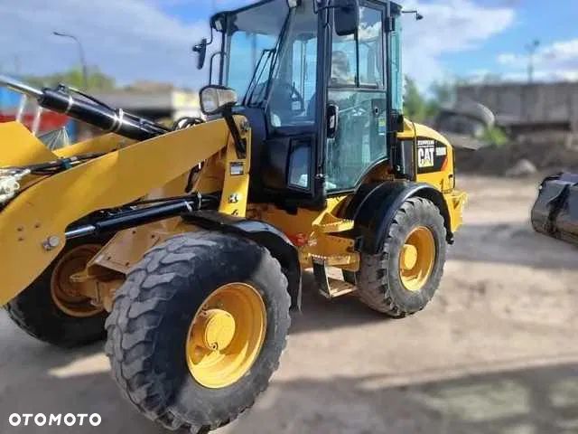 Caterpillar 908M - 1