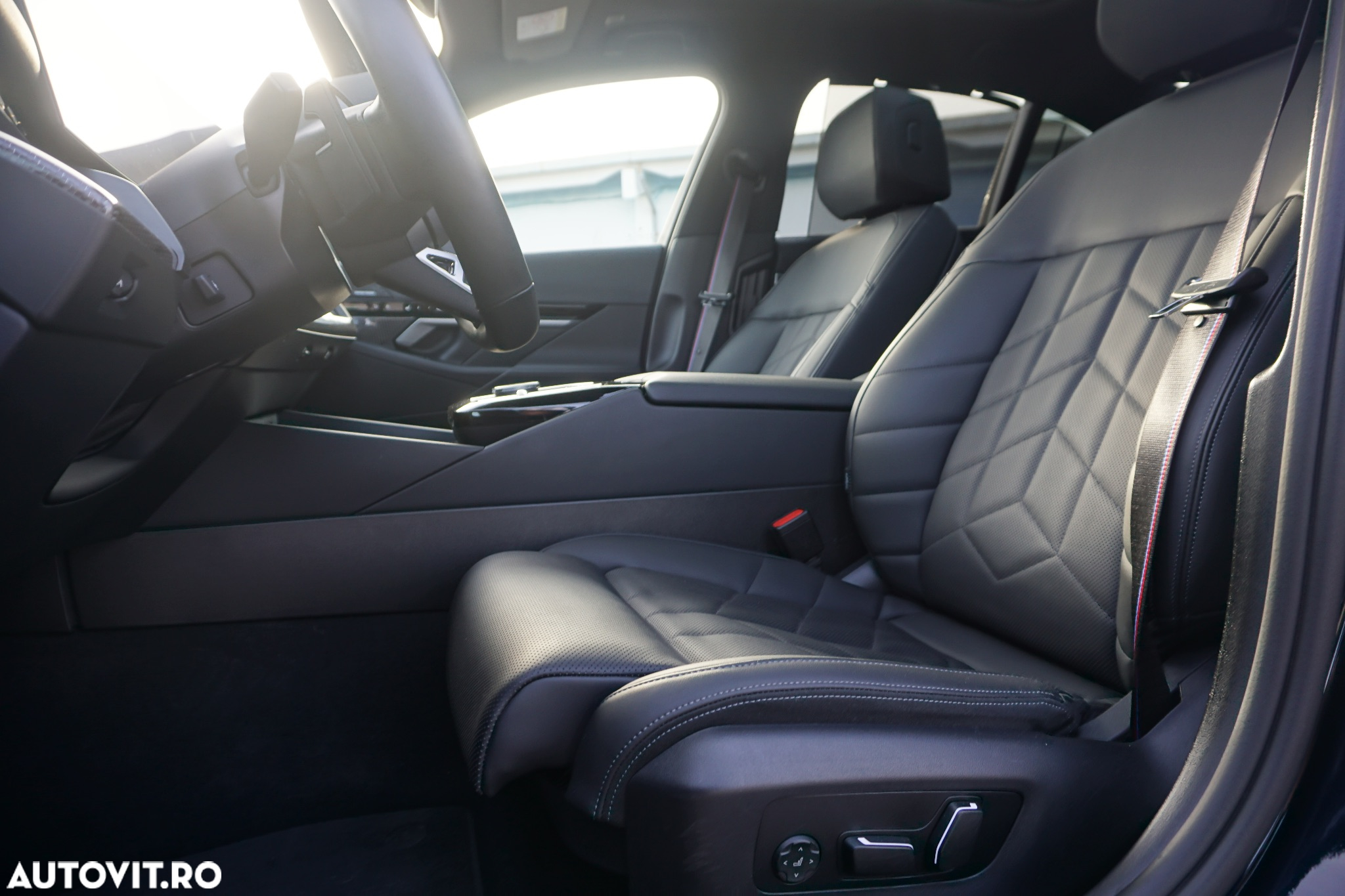 BMW Seria 5 520i AT MHEV - 14