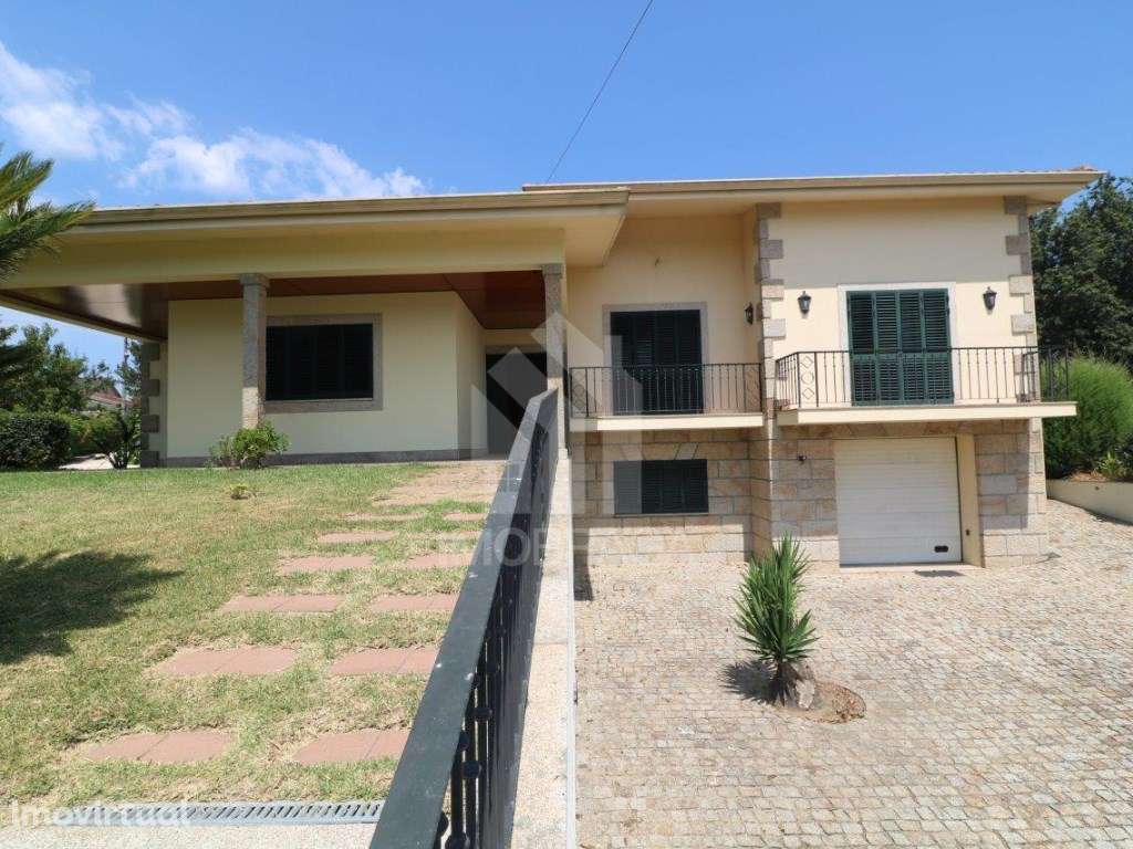 Venda Moradia Térrea T4, em Lago, Amares - Grande imagem: 2/51