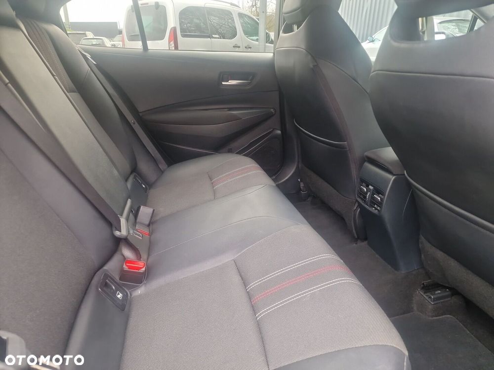 Toyota Corolla - 10