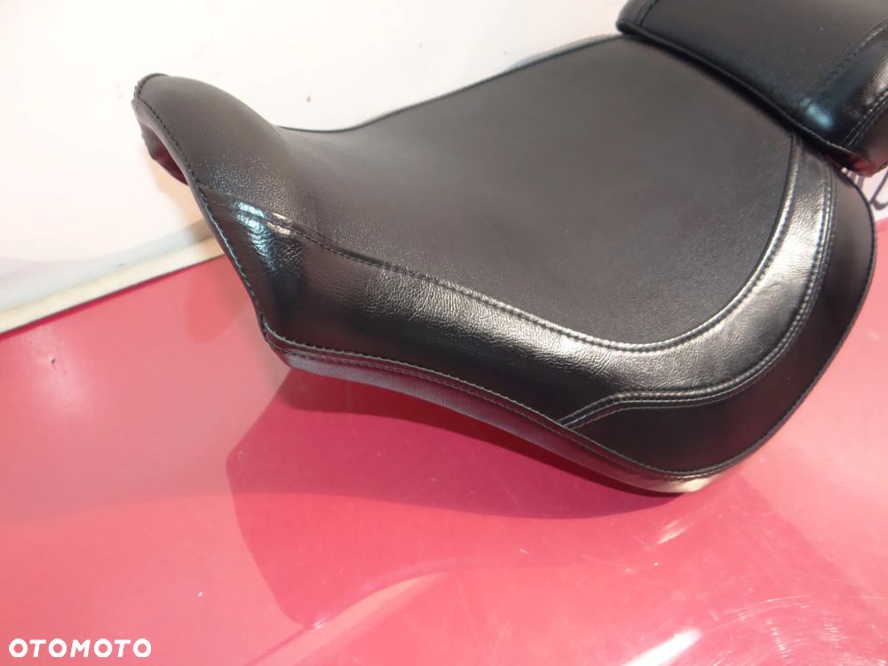N246 HARLEY DAVIDSON FAT BOY SIEDZENIE KANAPA KIEROWCY I PASAŻERA FLFB FLBFS FAT BOY 114 M8 pasuje do modeli z lat 18 - 2O24 OEM 52000333. - 11