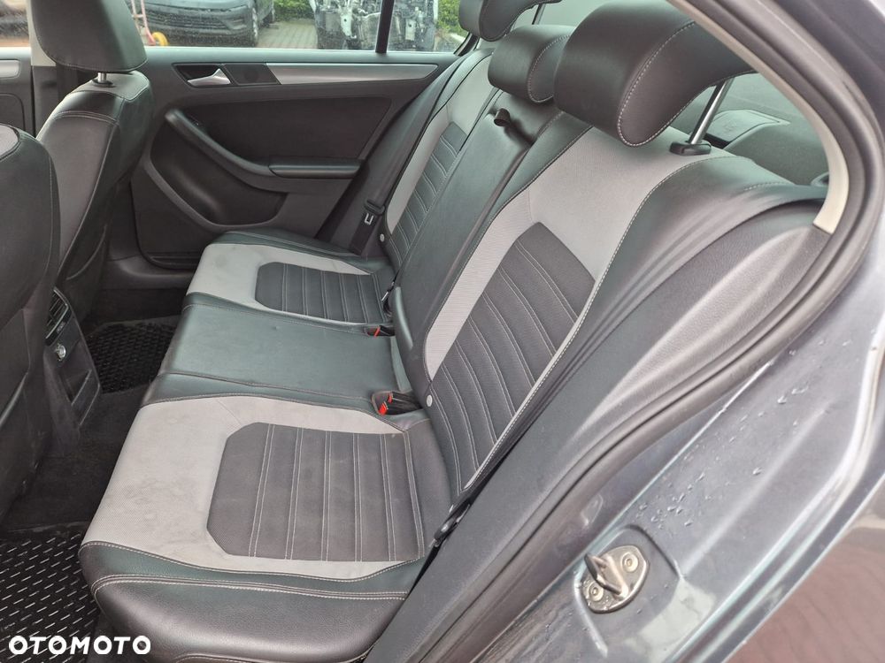 Volkswagen Jetta 1.4 TSI Highline - 16