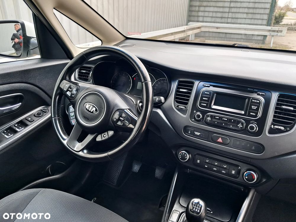 Kia Carens 1.6 GDI Dream Team Edition - 10
