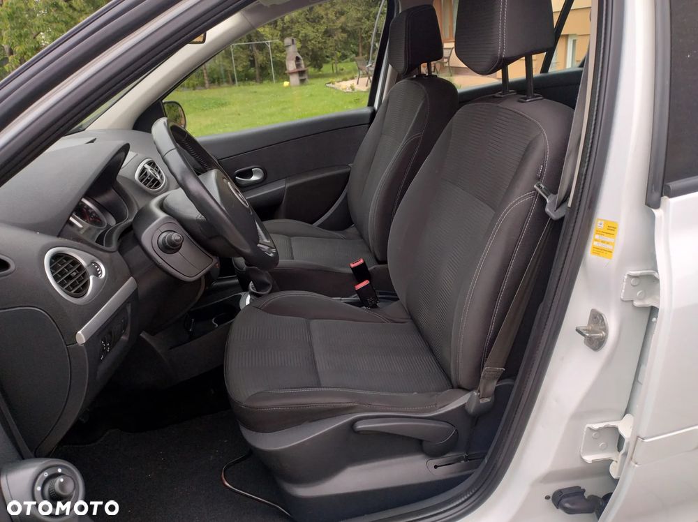 Renault Clio 1.2 16V 75 Dynamique - 19