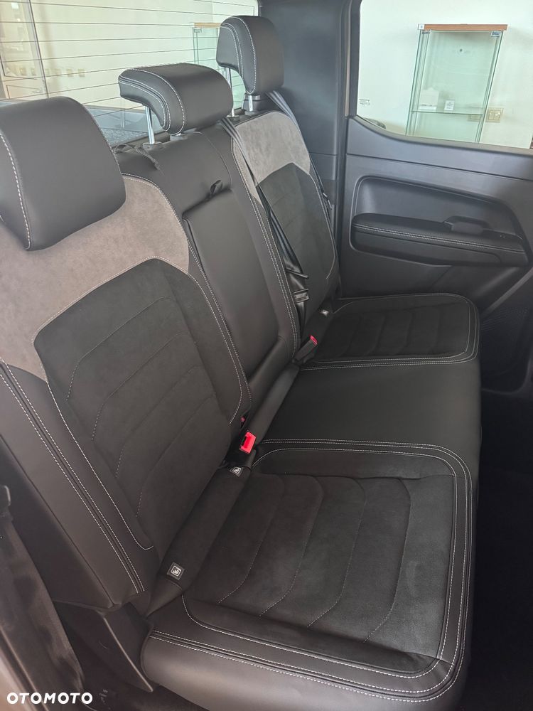 Volkswagen Amarok - 11